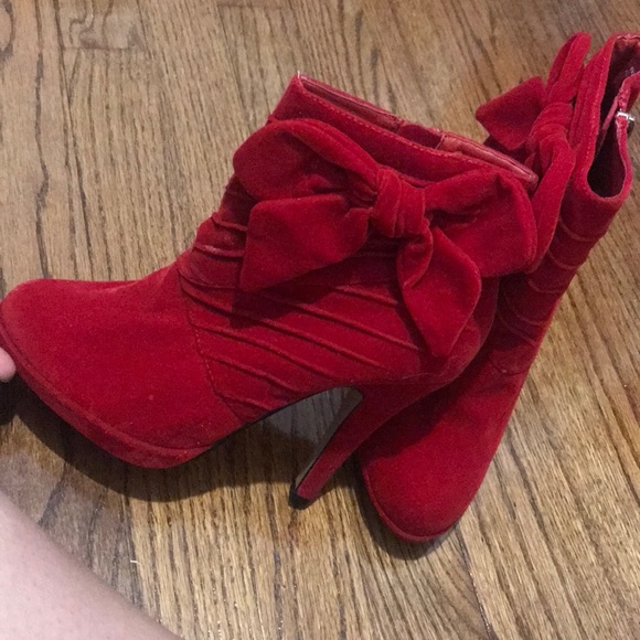 Heels - Picture 3 of 3